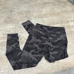 Camo leggings